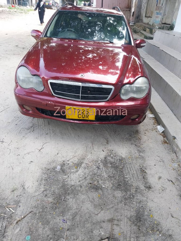 Mercedes Benz c200 - 3/4
