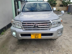 Landcruiser. V8 vx.     2016