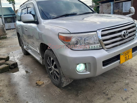 Landcruiser. V8 vx.     2016 - 4/6