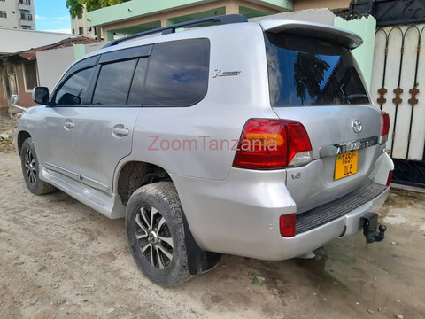 Landcruiser. V8 vx.     2016 - 5/6
