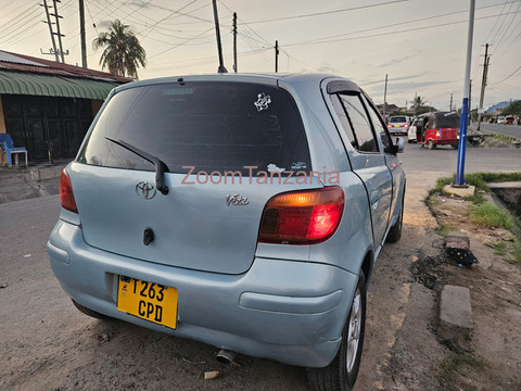 Vitz.       2004 - 2/6