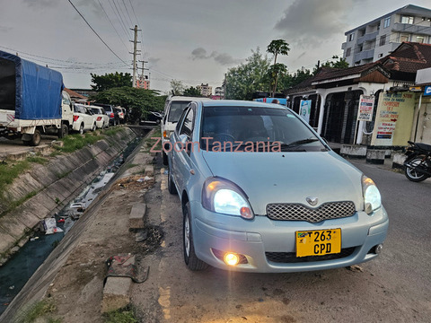 Vitz.       2004 - 3/6