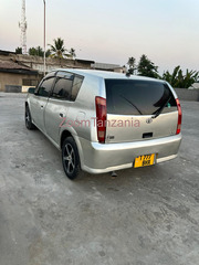 TOYOTA OPA 2005