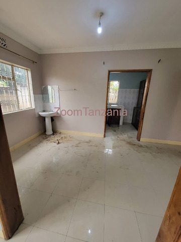 3BEDROOM HOUSE FOR RENT AT SAKINA-ARUSHA - 3/6
