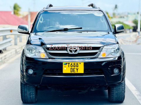 Fortuner.     2005 - 1/6