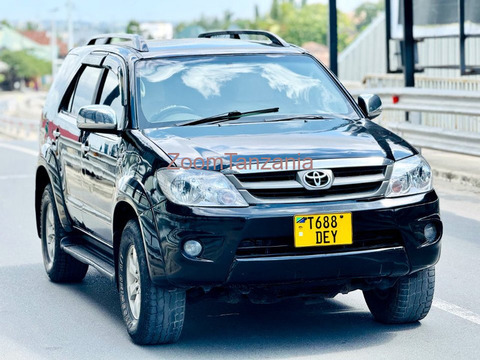 Fortuner.     2005 - 4/6