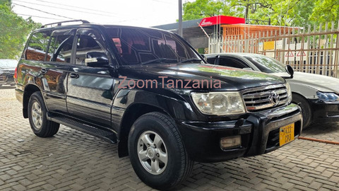 Landcruiser. Vxv8.       2003 - 1/5