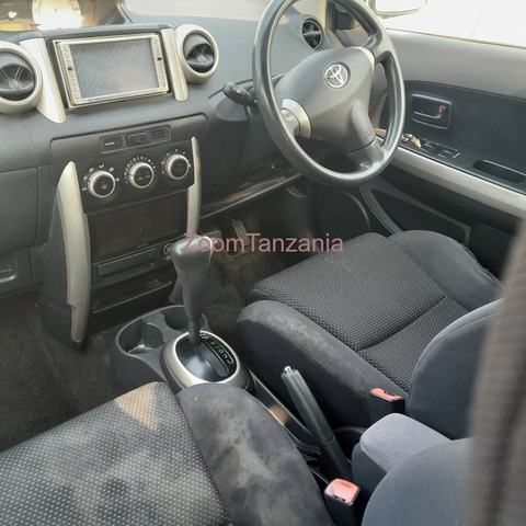 Toyota IST - 2/4