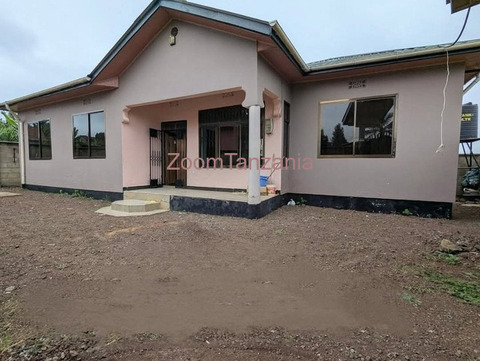 3BEDROOM HOUSE FOR RENT IN NJIRO-ARUSHA - 3/6