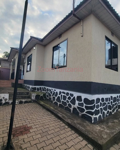 3BEDROOM HOUSE FOR RENT IN SAKINA ARUSHA-TANZANIA - 3/6