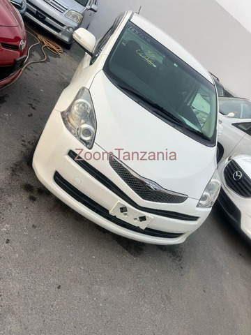 Toyota ractis - 3/5