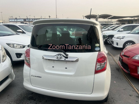 Toyota ractis - 5/5