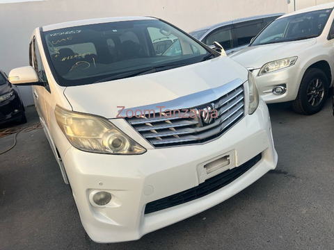 Toyota Alphard - 2/6