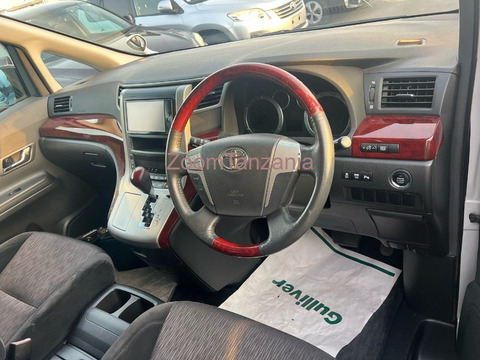 Toyota Alphard - 3/6