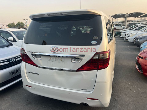 Toyota Alphard - 6/6