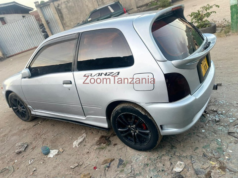 Vitz. Glanza.     2003 - 6/6