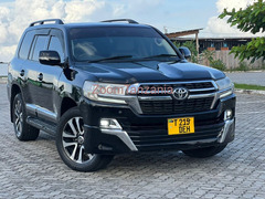 Land cruiser V8 nzuri sana tshs:85,000,000/=