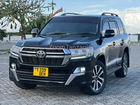 Land cruiser V8 nzuri sana tshs:85,000,000/= - 2/4