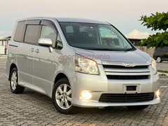Noah new model nzuri tshs:22,500,000/=