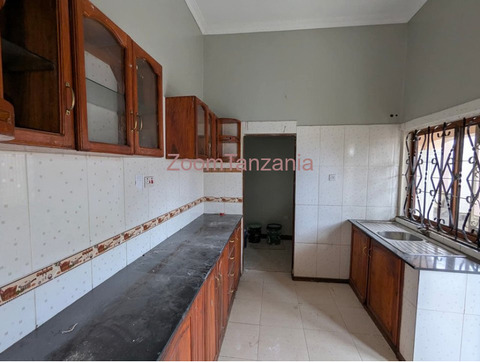 4BEDROOM HOUSE FOR RENT IN  NJIRO-ARUSHA - 6/6