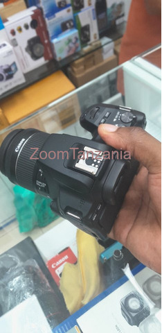 Canon EOS 250D - 2/4