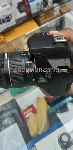 Canon EOS 250D - 3/4