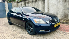 Lexus.       2005