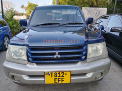 Pajero io.     2005
