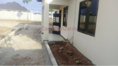 Exceptional Plot with 2 Houses - 5/6