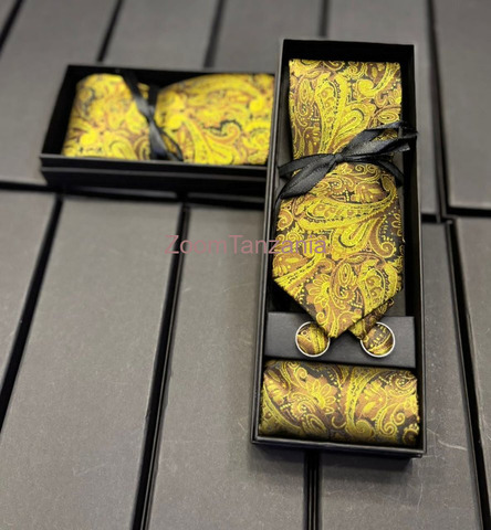 A set of Tie,button, and side scarf - 2/6