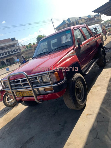 Hilux. Pick up.      1990 - 1/5