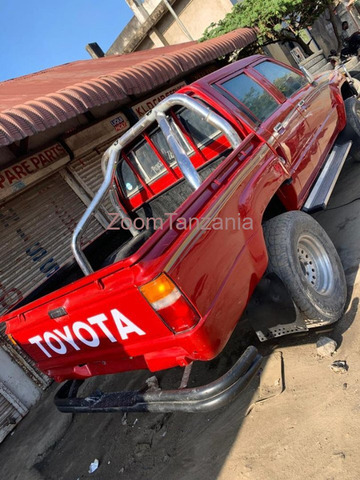 Hilux. Pick up.      1990 - 3/5