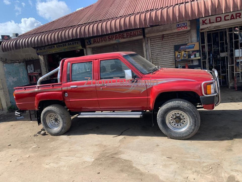 Hilux. Pick up.      1990 - 5/5