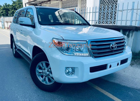 TOYOTA LANDCRUISER LC 200 SERIES - 1/6