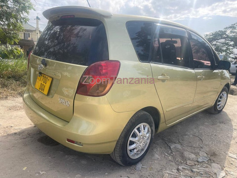 Toyota Spacio 2002 - 4/6