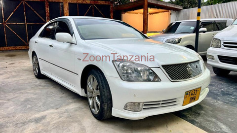 2004 Toyota Crown Athlete - 1/5