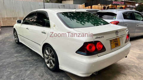 2004 Toyota Crown Athlete - 4/5