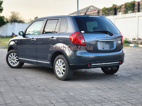 2010 Mazda Verisa - 2/6