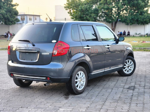 2010 Mazda Verisa - 3/6