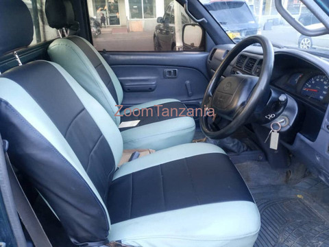 Hilux.         2005 - 2/6