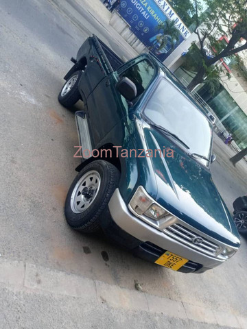 Hilux.         2005 - 4/6