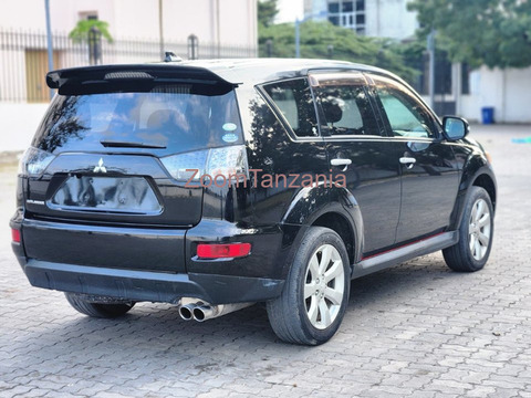 MITSUBISHI OUTLANDER - 4/6