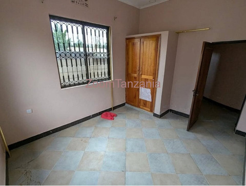 House For Rent In Njiro Arusha 3 Bedroom - 5/6