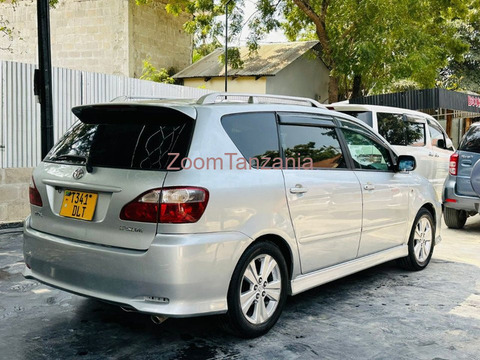 2004 Toyota Ipsum - 6/6