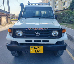 2001 Toyota Land Cruiser HARDTOP White Color