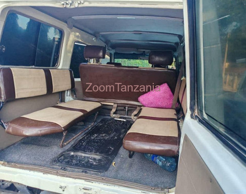 2001 Toyota Land Cruiser HARDTOP White Color - 5/6