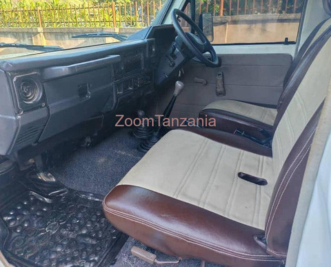 2001 Toyota Land Cruiser HARDTOP White Color - 6/6