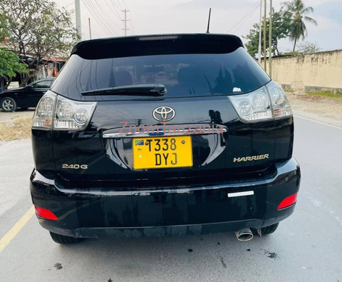 2008 Toyota Harrier Black Color - 2/6