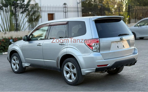 2008 Subaru Forester Silver Color - 2/5