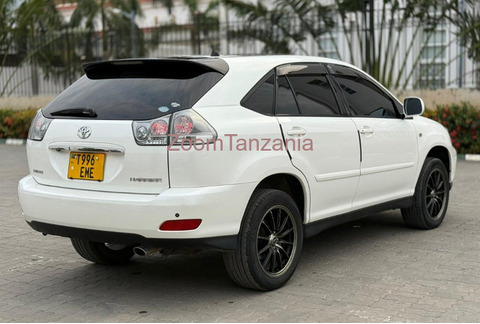 2006 Toyota Harrier White Color - 3/6